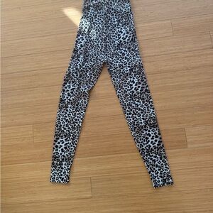 Stesh Atelier leopard print, high waisted dance leggings. XS